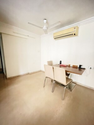 Team Area in 3 BHK Apartment at Lake Primrose, Powai – for Sale