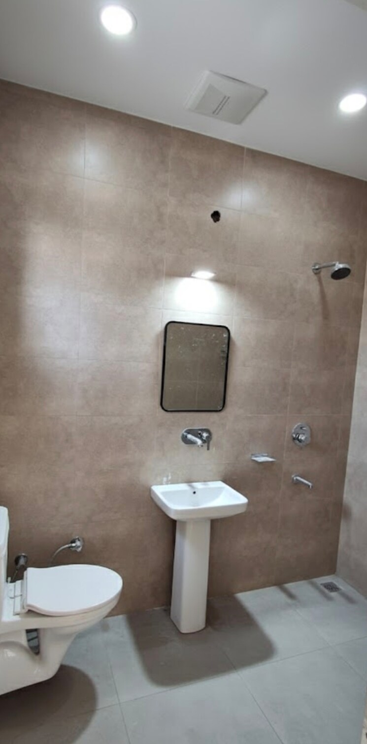 Bathroom, sector 66 1 Bedroom 1000 Sq.Ft. Independent House In Sector 66 Mohali 9316522