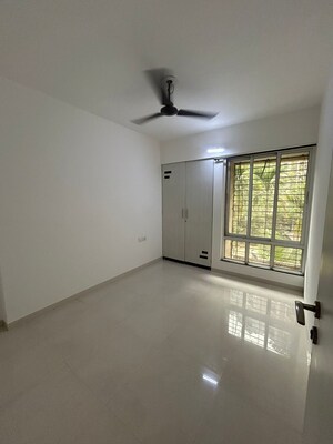 Room in 4 BHK Apartment at Hiranandani Rodas Enclave Leona, Ghodbunder Road – for Rent
