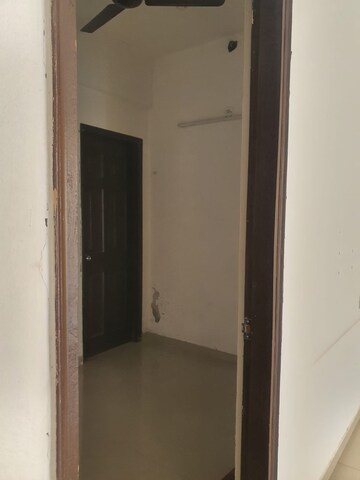 Room in 3 BHK Apartment at Prateek Grand City, Siddharth Vihar – for Rent