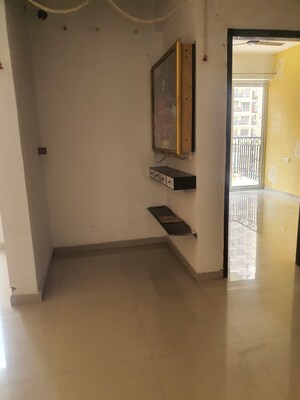 Room in 3 BHK Apartment at Prateek Grand City, Siddharth Vihar – for Rent