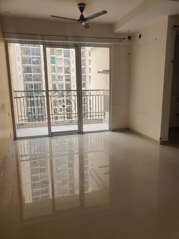 Room in 3 BHK Apartment at Prateek Grand City, Siddharth Vihar – for Rent