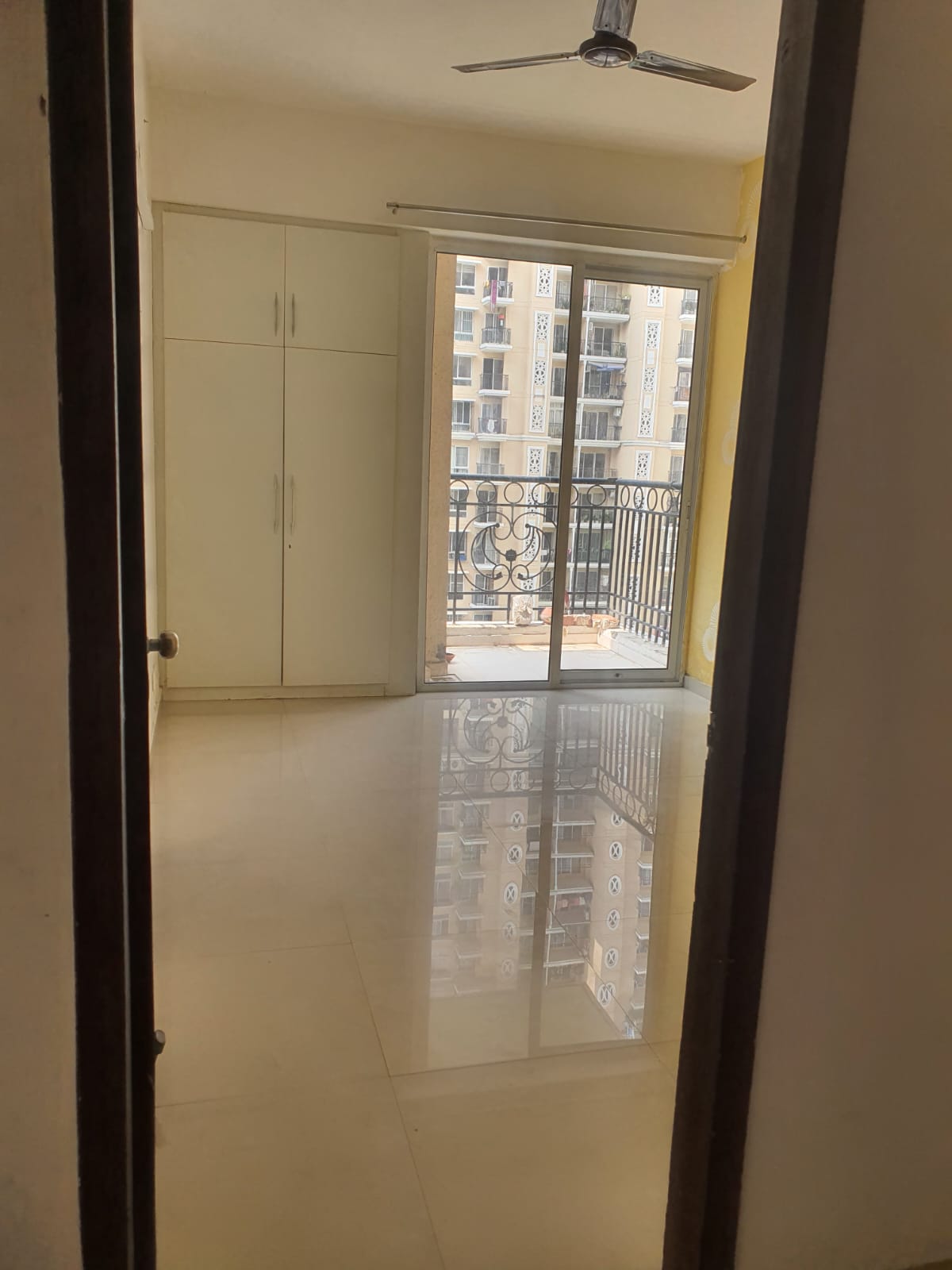 3 BHK + Extra Room Apartment For Rent in Prateek Grand City