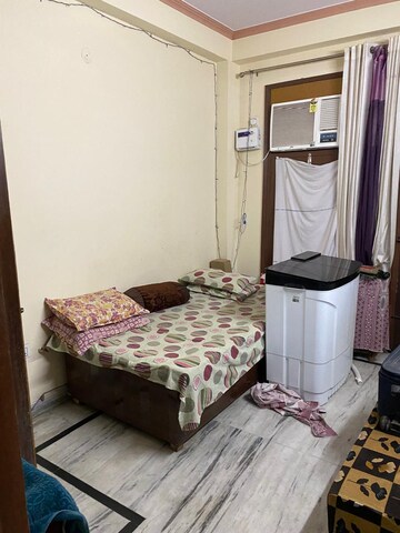 Bedroom in 1.5 BHK Builder Floor at Mayur Vihar – for Rent