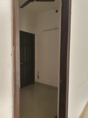 Room in 2.5 BHK Apartment at Prateek Grand City, Siddharth Vihar – for Rent