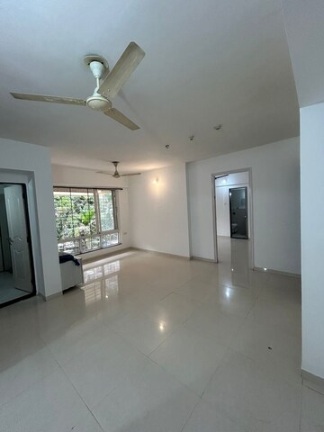 Room in 5 BHK Apartment at Rodas Enclave Woodstock, Patlipada – for Rent