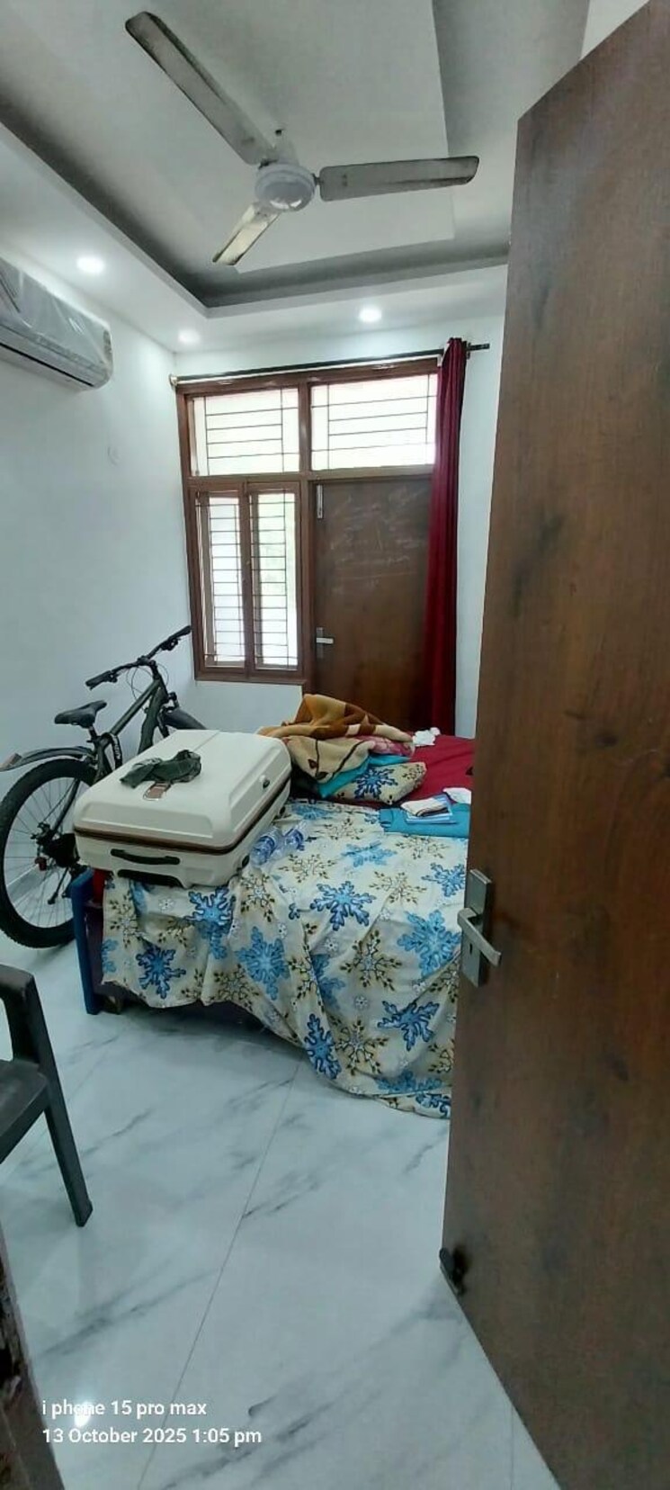 Bedroom, sector 57 3 Bedroom 2500 Sq.Ft. Builder Floor In Sector 57 Gurgaon 9316609