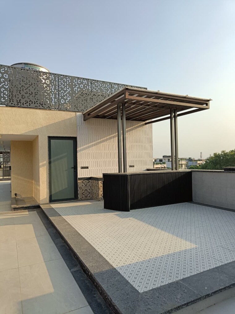 Kitchen, dlf-city-phase-iv 5 Bedroom 5500 Sq.Ft. Builder Floor In Dlf Phase iv Gurgaon 9316620