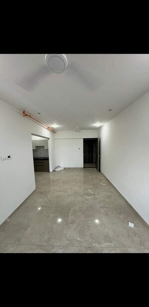 Room in 1 BHK Apartment at Platinum Casa Millennia, Andheri West – for Rent