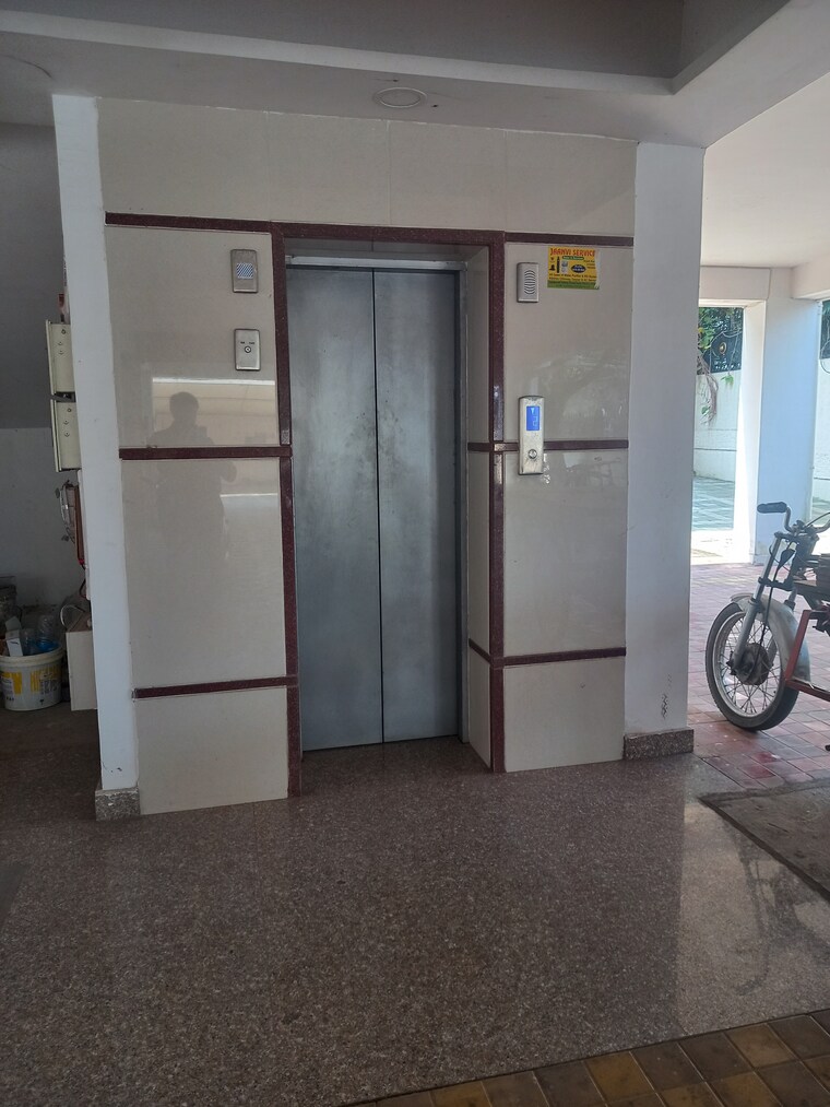 undefined, radium road 3 Bedroom 1347 Sq.Ft. Apartment In Radium Road Ranchi 9316701