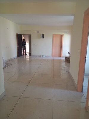 Room in 3 BHK Apartment at Radium Road – for Sale