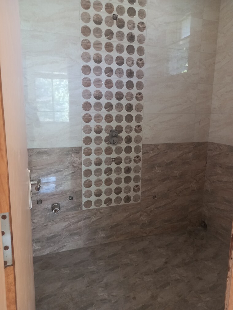 Bathroom, radium road 3 Bedroom 1347 Sq.Ft. Apartment In Radium Road Ranchi 9316701