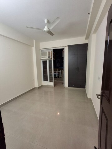 Room in 2 BHK Apartment at H R Buildcon Elite Homz, Sector 77 – for Rent