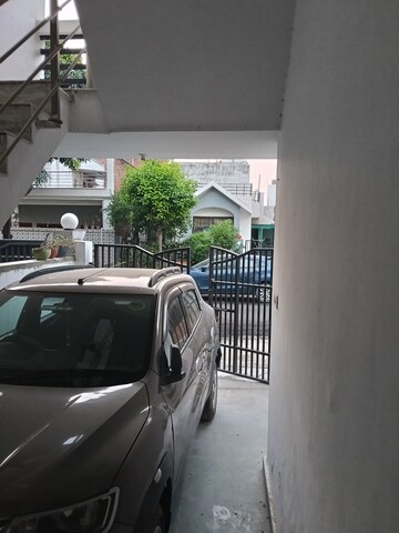 Balcony in 2.5 BHK Builder Floor at Eldeco Twin Towers, Iim Road – for Rent