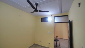 Room in 2 BHK Builder Floor at Mansa Ram Park – for Rent