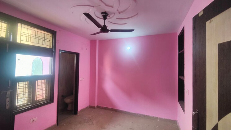 Room, mansa ram park 2 Bedroom 700 Sq.Ft. Builder Floor In Mansa Ram Park Delhi 9317007