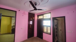 Room in 2 BHK Builder Floor at Mansa Ram Park – for Rent
