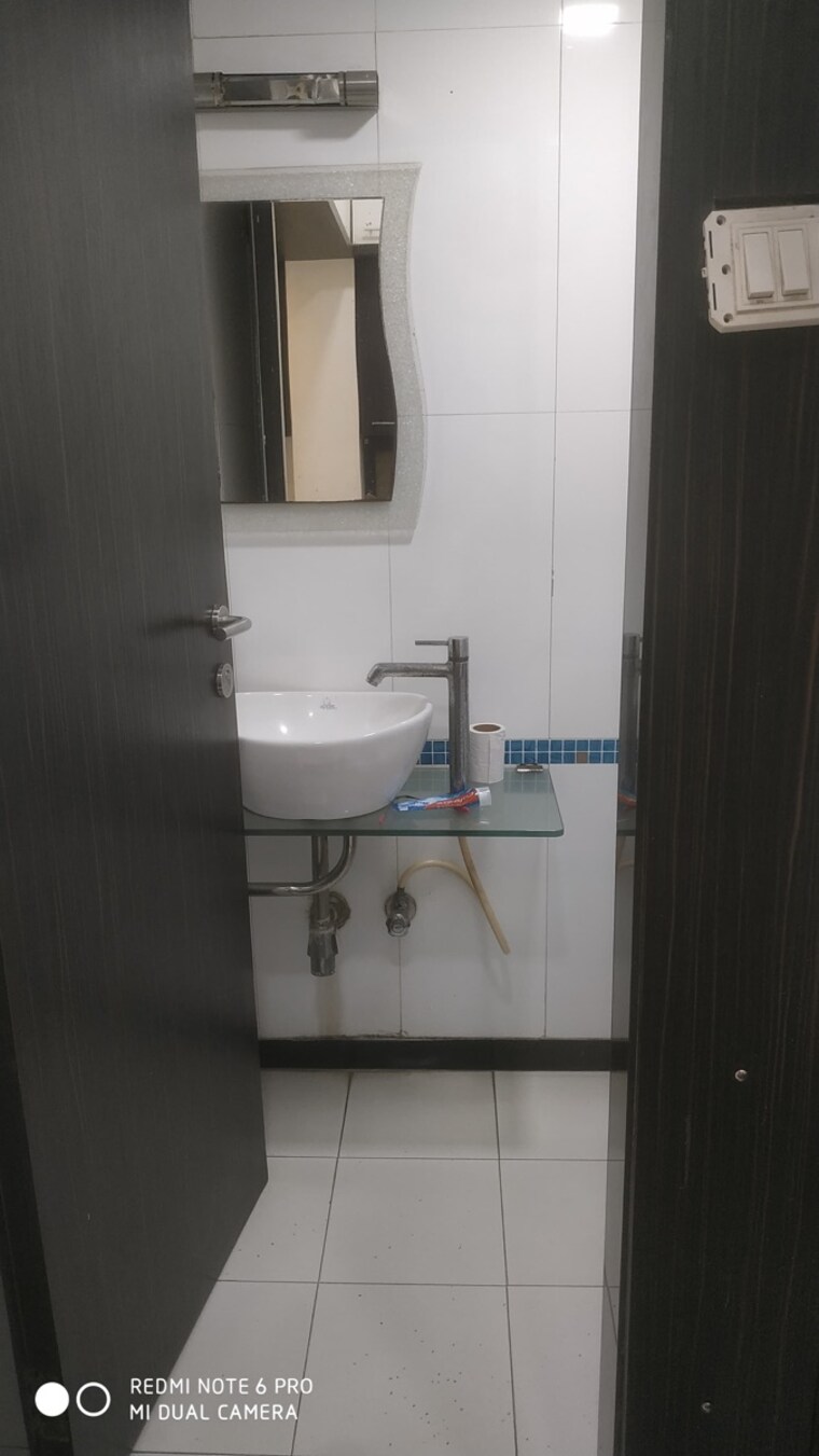 Bathroom, kalamboli sector 1e Commercial Office Space 1400 Sq.Ft. In Kalamboli Sector 1e Navi Mumbai 9316912