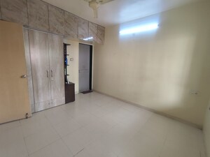 Room in 2 BHK Apartment at Kunal Icon, Pimple Saudagar – for Rent