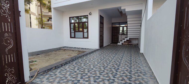  Parking, jankipuram 3 Bedroom 2000 Sq.Ft. Independent House In Jankipuram Lucknow 9316976