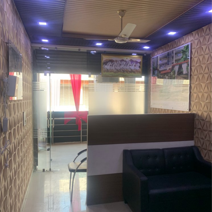 Common Area, vip road Commercial Office Space 300 Sq.Ft. In Vip Road Zirakpur 9317330