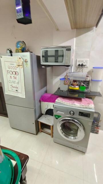 Team Area in 1.5 BHK Apartment at Mayur Plaza Marol, Marol – for Rent