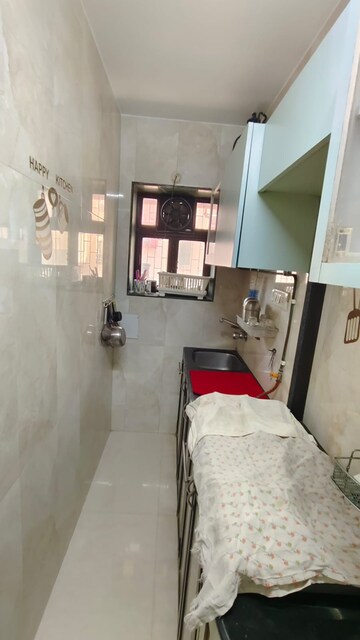 Team Area in 1.5 BHK Apartment at Mayur Plaza Marol, Marol – for Rent