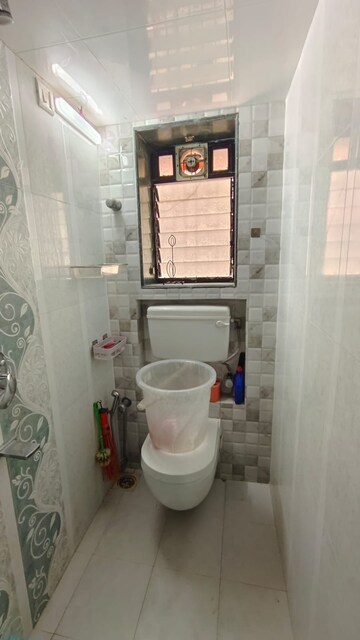 Bathroom in 1.5 BHK Apartment at Mayur Plaza Marol, Marol – for Rent