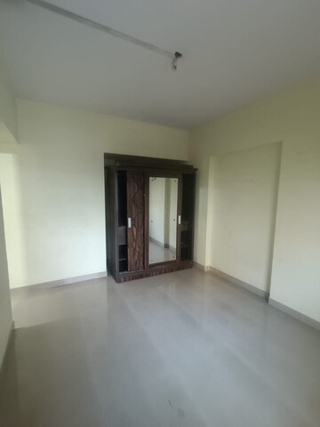 Room in 3 BHK Apartment at Runwal Garden City, Balkum Pada – for Sale