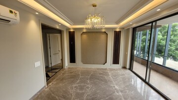 Room in 4 BHK Builder Floor at Sector 85 – for Sale