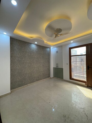 Room in 2 BHK Builder Floor at Rama Park – for Rent