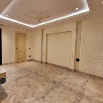 Room in 3 BHK Builder Floor at SAS Tower, Medi City – for Rent