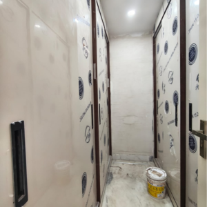 Building Lobby in 3 BHK Builder Floor at SAS Tower, Medi City – for Rent