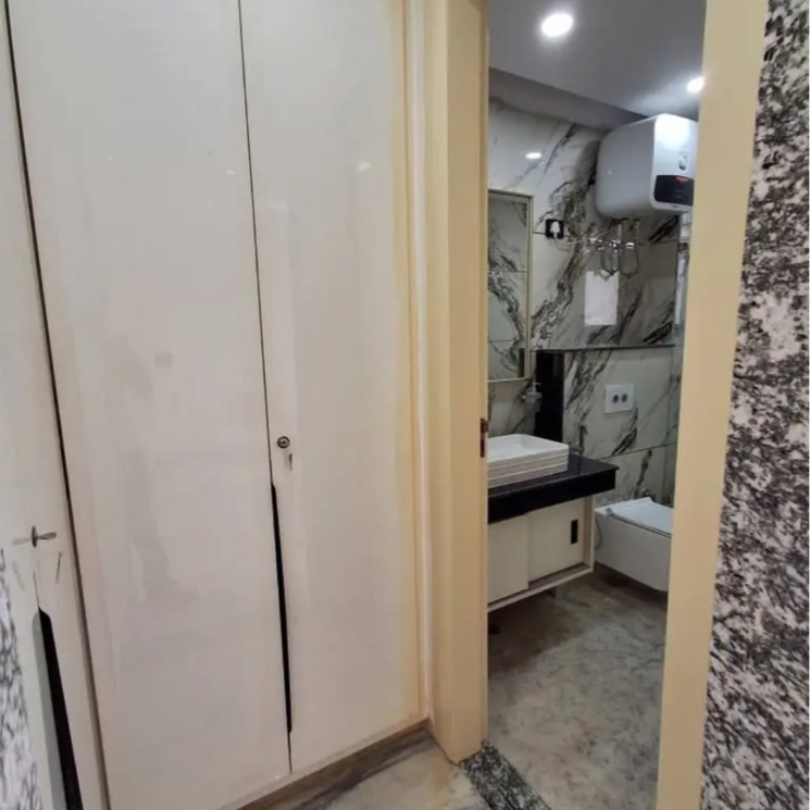 Bathroom, sas-tower 3 Bedroom 2450 Sq.Ft. Builder Floor In Medi City Gurgaon 9317065