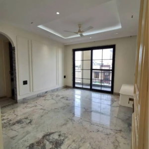 Room in 3 BHK Builder Floor at SAS Tower, Medi City – for Rent