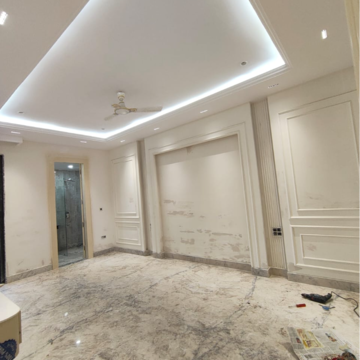 Building Lobby in 3 BHK Builder Floor at SAS Tower, Medi City – for Rent