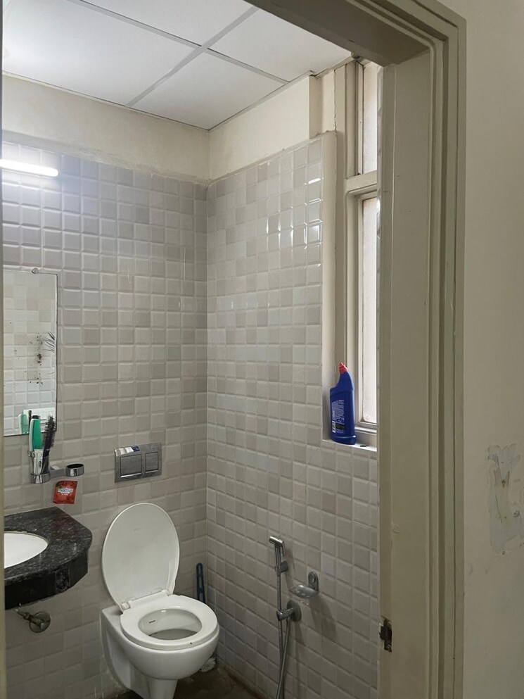 Bathroom, malwa-escon-arena 3 Bedroom 1685 Sq.Ft. Apartment In Lohgarh Zirakpur 9317131