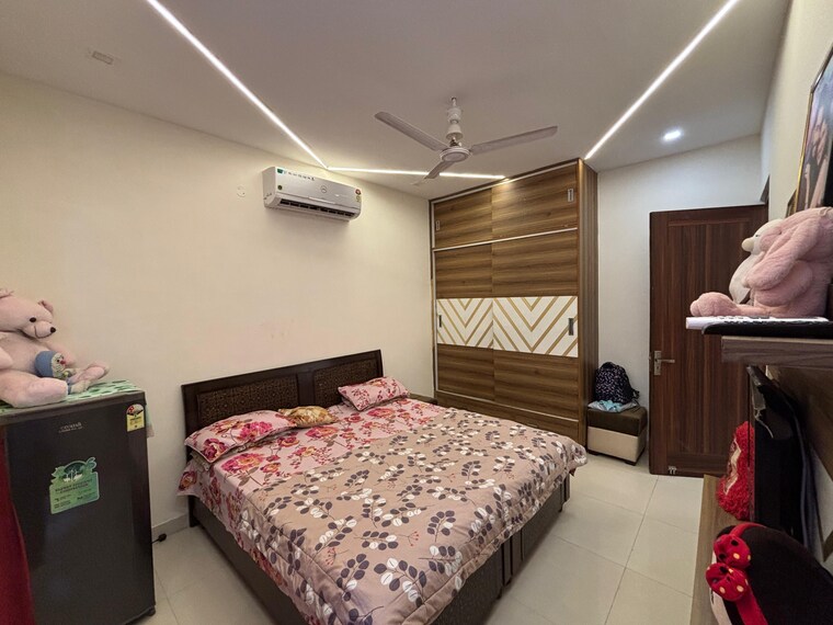 Bedroom, uninav-heights-phase-i 3 Bedroom 1550 Sq.Ft. Apartment In Raj Nagar Extension Ghaziabad 9317073