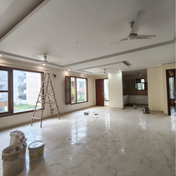 Room in 3 BHK Builder Floor at SAS Tower, Medi City – for Rent