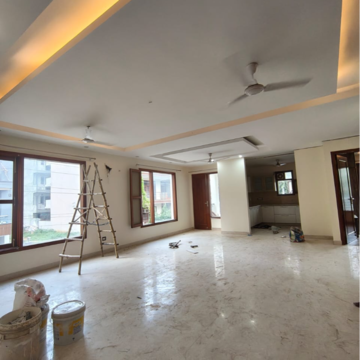 Room in 3 BHK Builder Floor at SAS Tower, Medi City – for Rent