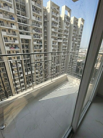 2 BHK Apartment For Rent in Signature The Millennia 2, Sector 37d