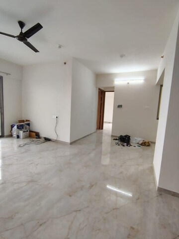 Room in 2 BHK Apartment at Majestique Towers, Kharadi – for Rent