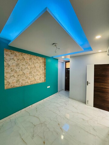 Room in 3 BHK Builder Floor at Mansa Ram Park – for Rent