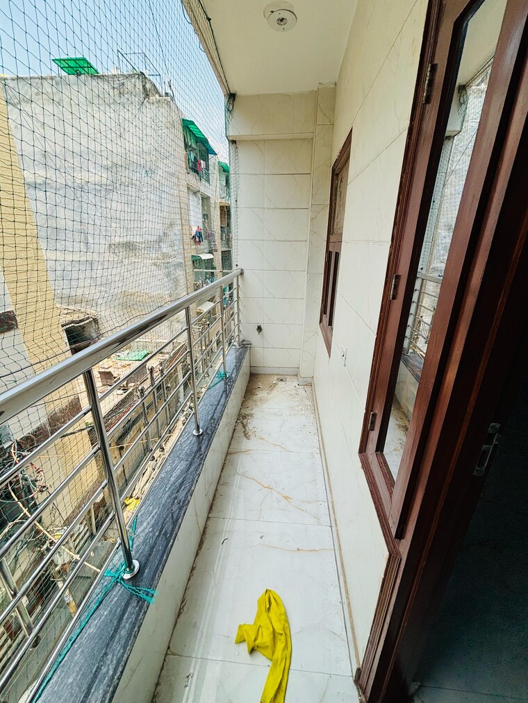 Balcony, mansa ram park 3 Bedroom 810 Sq.Ft. Builder Floor In Mansa Ram Park Delhi 9317166