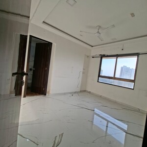 Room in 2 BHK Apartment at Lotus Unity, Versova – for Rent