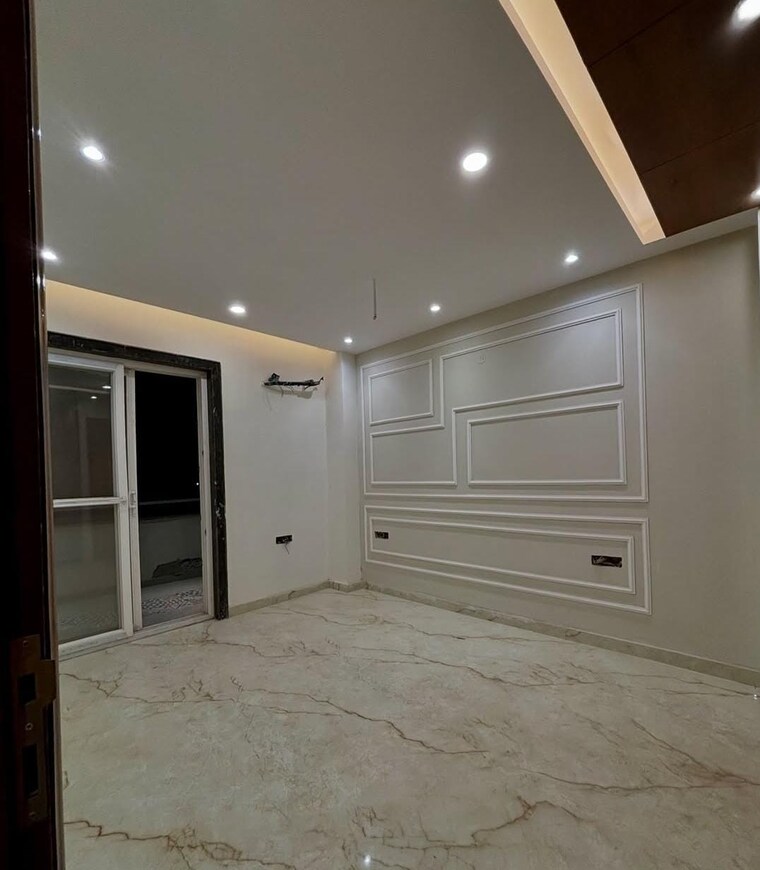 Room, tdi-the-retreat 3 Bedroom 250 Sq.Yd. Builder Floor In Sector 89 Faridabad 9317172