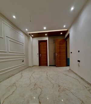 Room in 3 BHK Builder Floor at TDI The Retreat, Sector 89 – for Sale