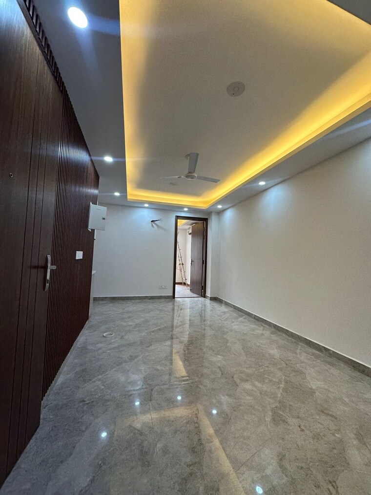 Room, freedom fighters enclave 2 Bedroom 950 Sq.Ft. Builder Floor In Freedom Fighters Enclave Delhi 9317183