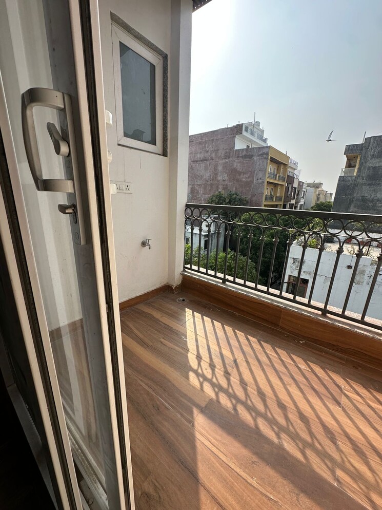 Balcony, freedom fighters enclave 2 Bedroom 950 Sq.Ft. Builder Floor In Freedom Fighters Enclave Delhi 9317183