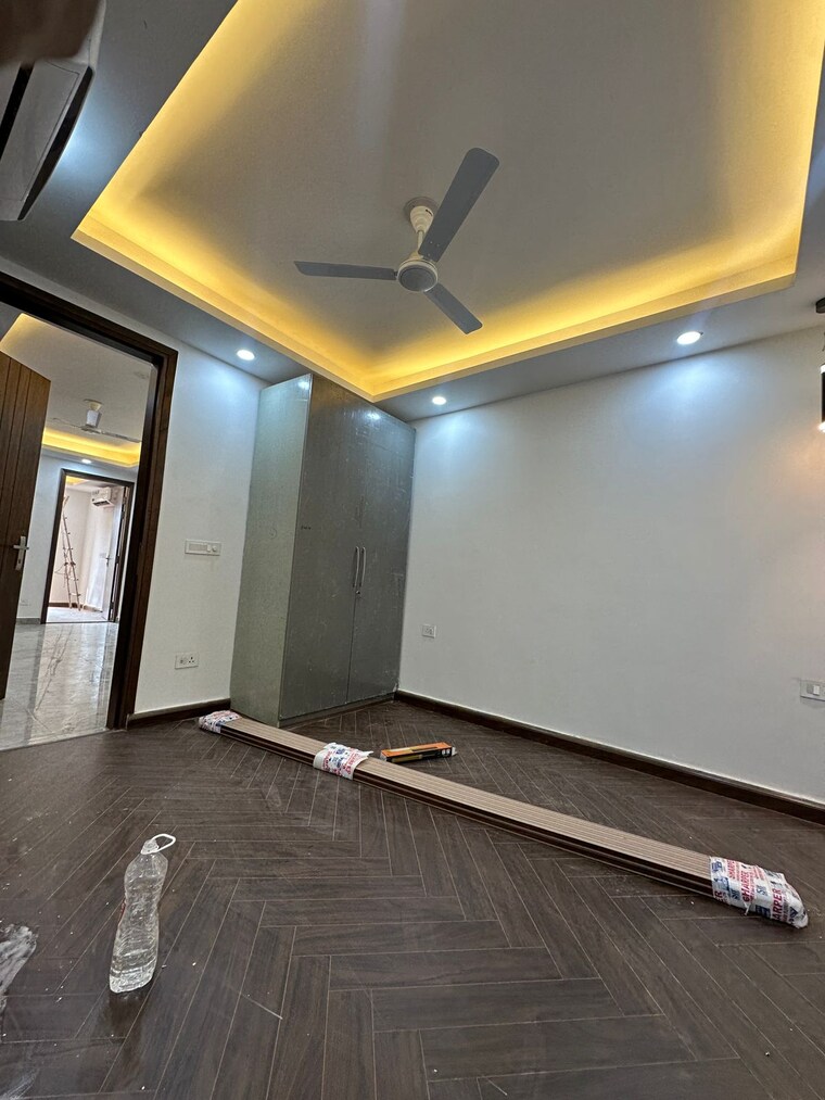 Room, freedom fighters enclave 2 Bedroom 950 Sq.Ft. Builder Floor In Freedom Fighters Enclave Delhi 9317183